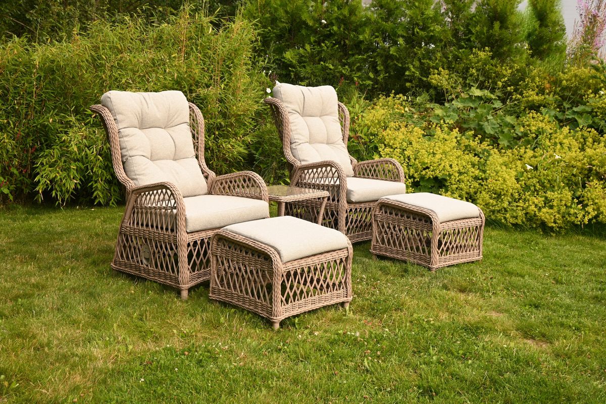 Catalina sett 2 regulerbare stoler+paller m/puter+bord - natur/lys gråbeige