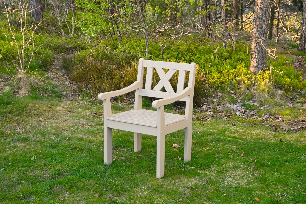 Lakkøy sett 3+1+1+spisebord - sandbeige